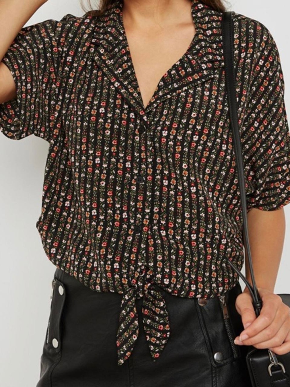 Topshop Floral Tie Front Short Sleeve Top Black Womens Size 8